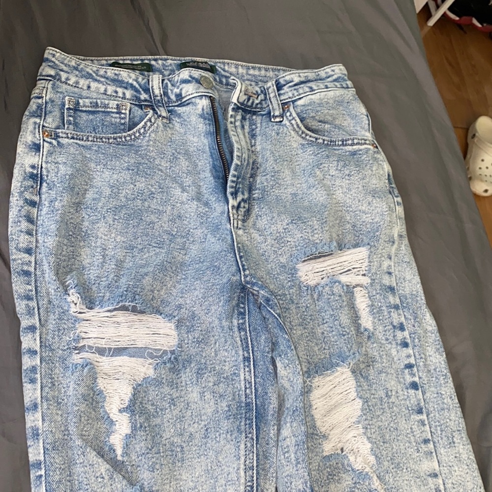 Mom ripped jeans